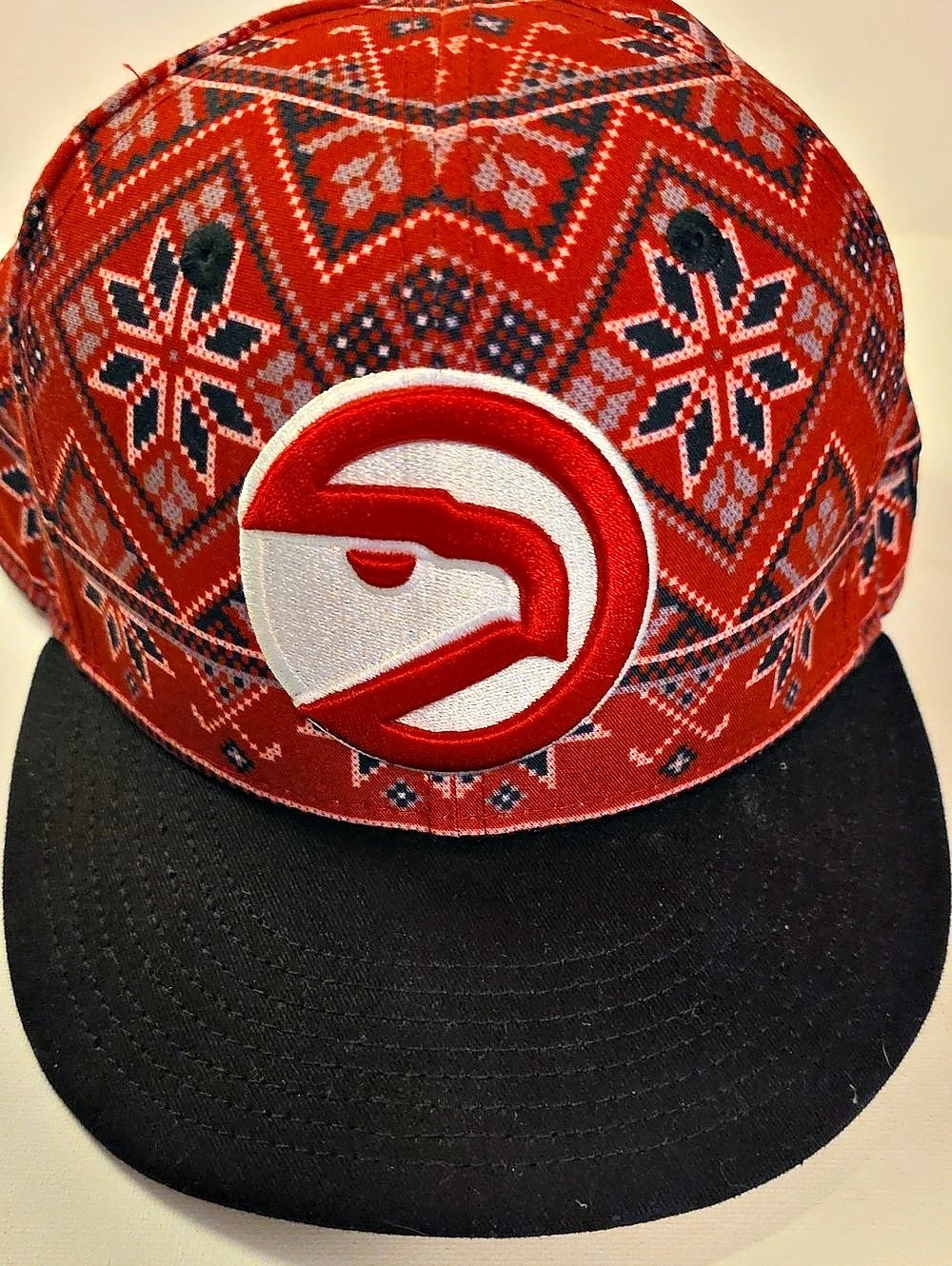 9FIFTY Geometric Snapback Hat in Red & Black Like New